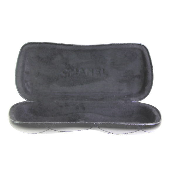CHANEL QUILTED BLACK LEATHER HARD EYEGLASSES VELVET LINED CASE Size 6"x2 1/2" - Picture 7 of 12